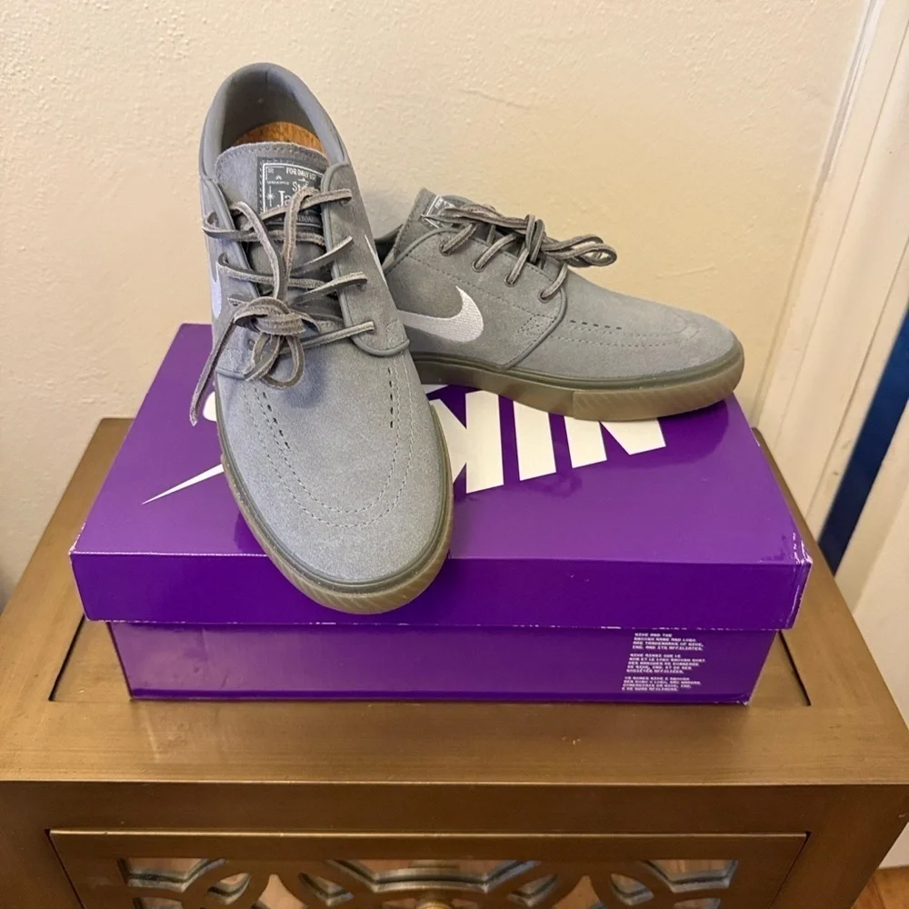 NWT Nike SB ZOOM Stefan Janoski Shoes